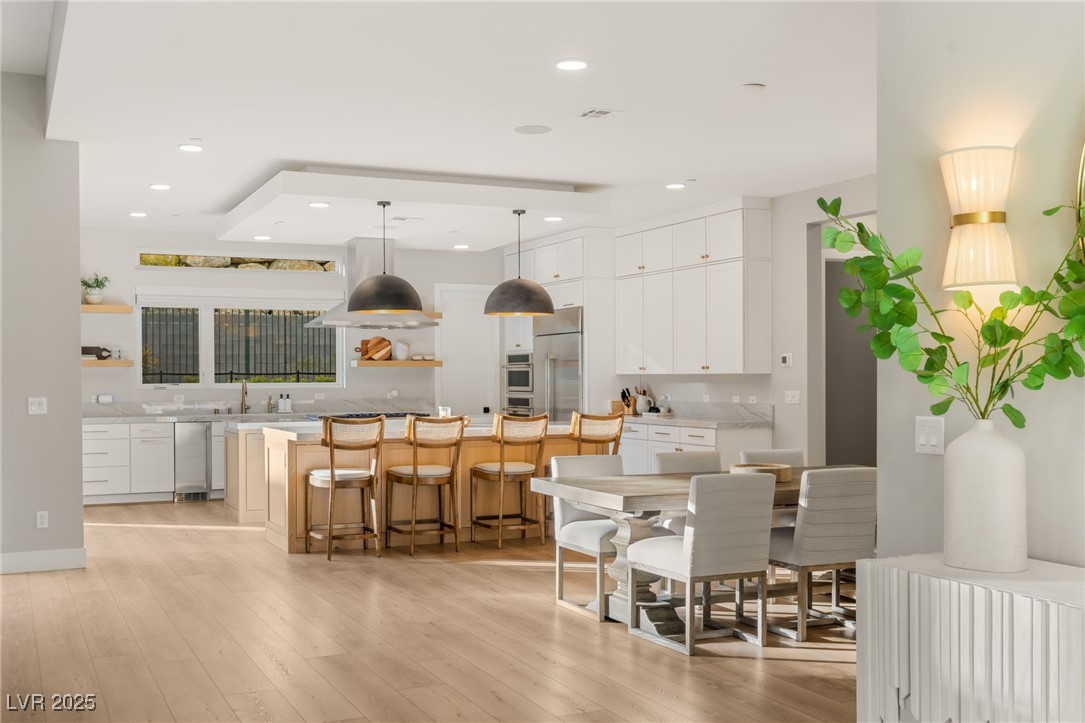 381 Cliff Terrace Avenue