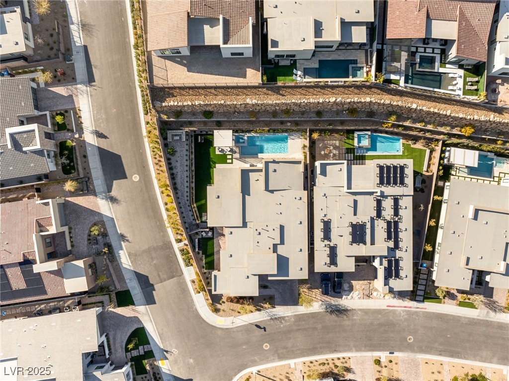 381 Cliff Terrace Avenue