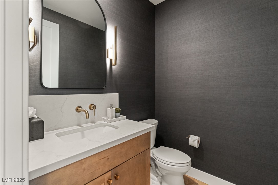 381 Cliff Terrace Avenue