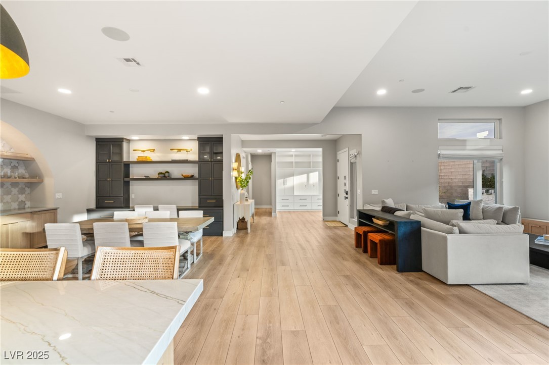 381 Cliff Terrace Avenue