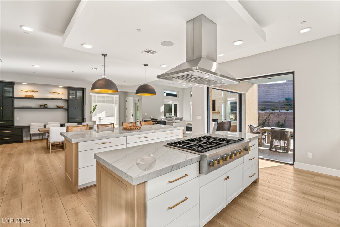 381 Cliff Terrace Avenue