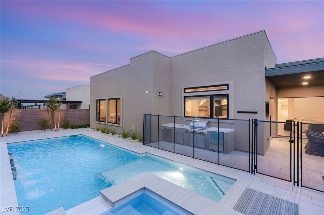 381 Cliff Terrace Avenue