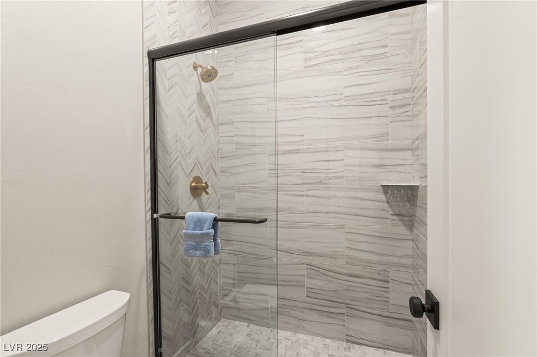 381 Cliff Terrace Avenue