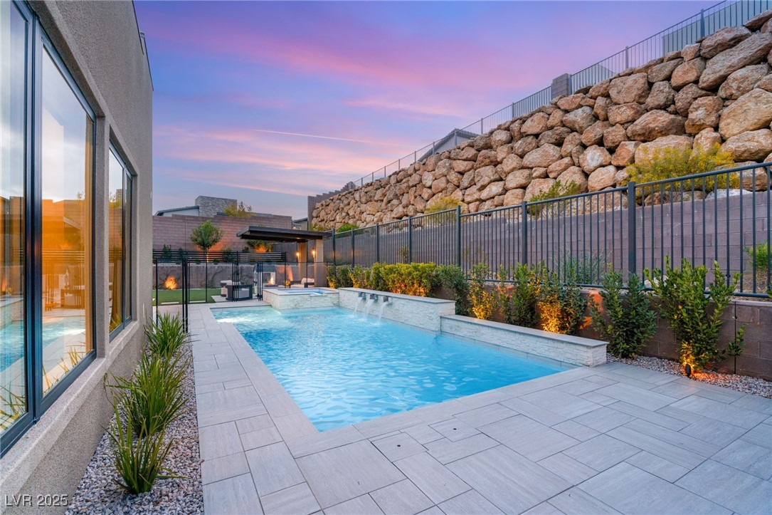 381 Cliff Terrace Avenue