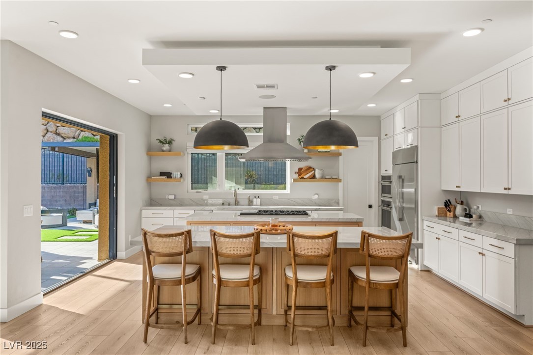 381 Cliff Terrace Avenue