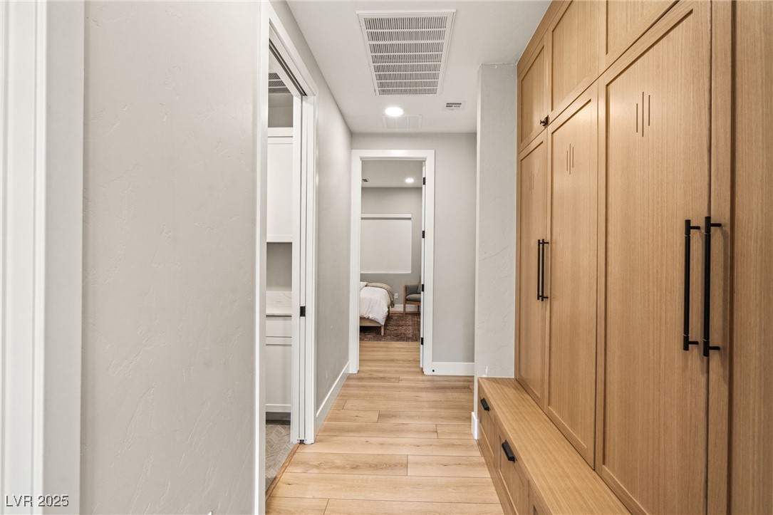 381 Cliff Terrace Avenue