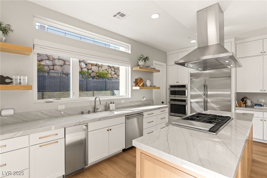 381 Cliff Terrace Avenue