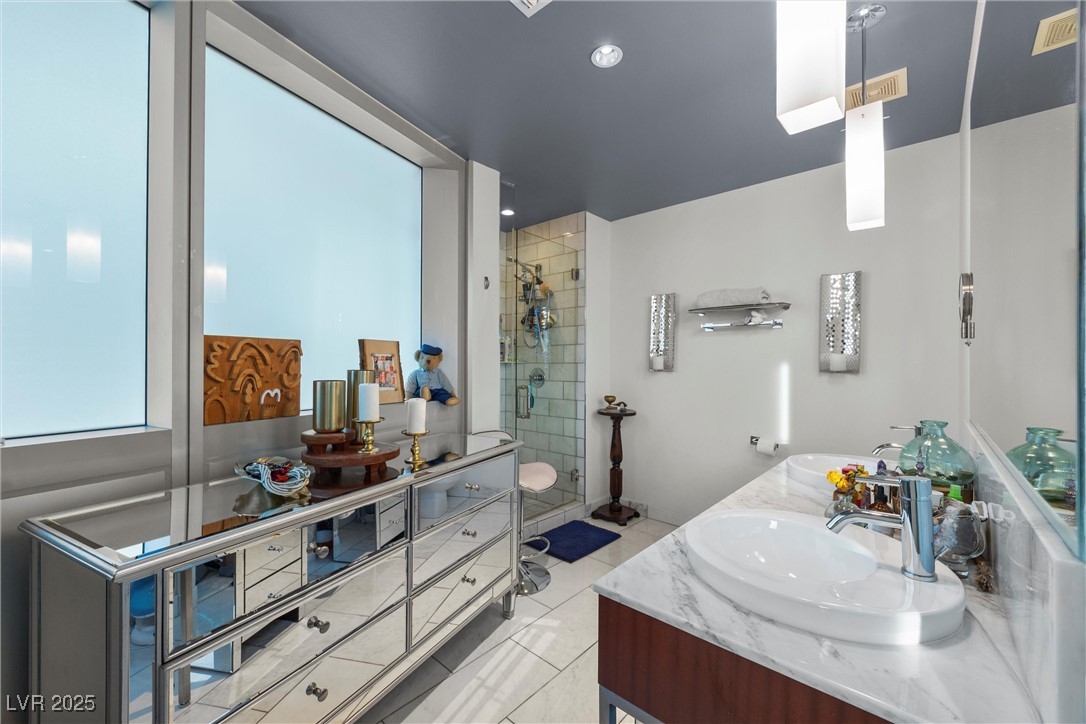 4471 Dean Martin Drive 2101