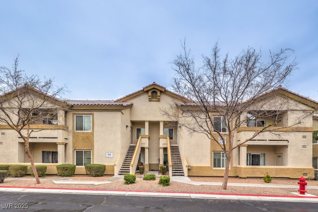 3925 Lazy Pine Street 204