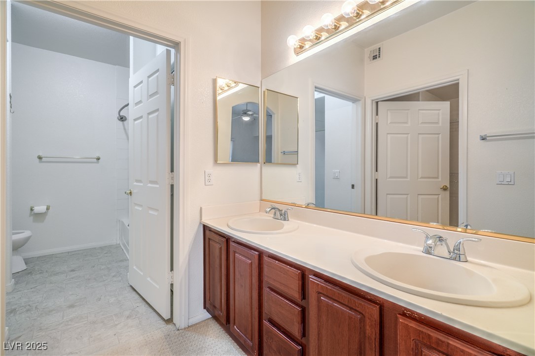 3925 Lazy Pine Street 204