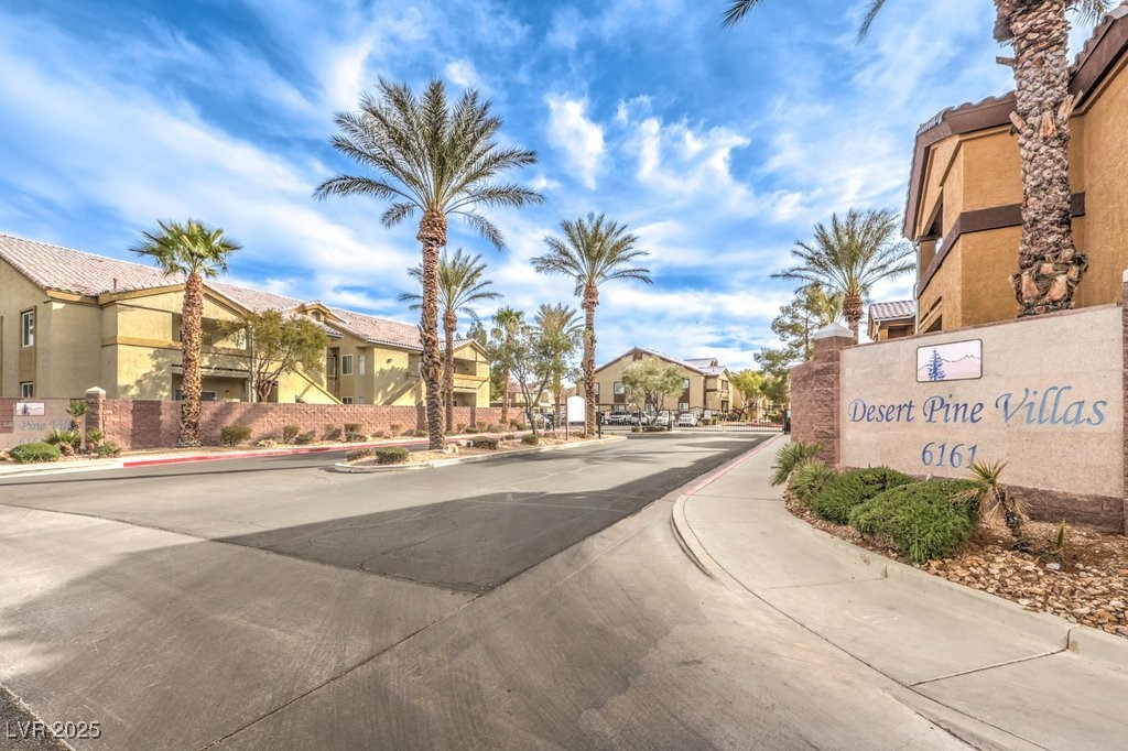 3925 Lazy Pine Street 204