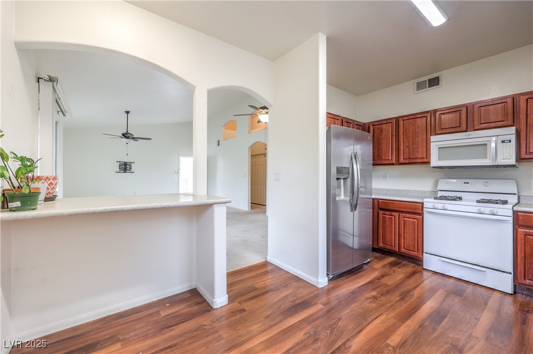 3925 Lazy Pine Street 204