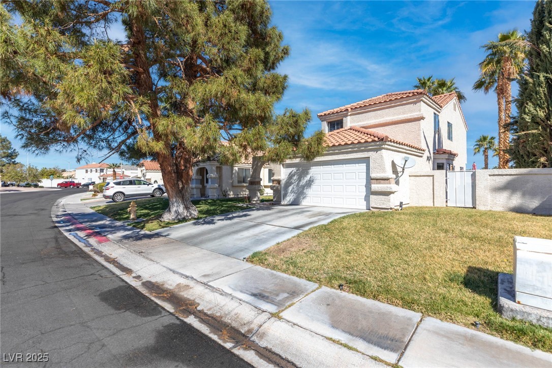 2042 Waverly Circle