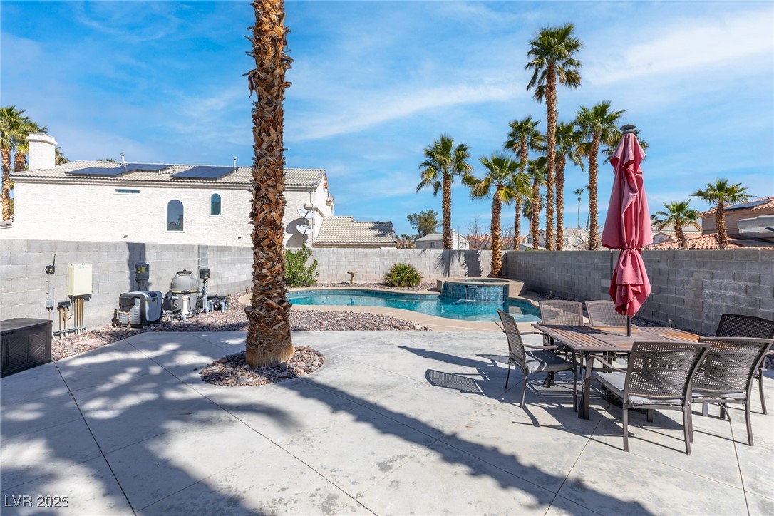 2042 Waverly Circle