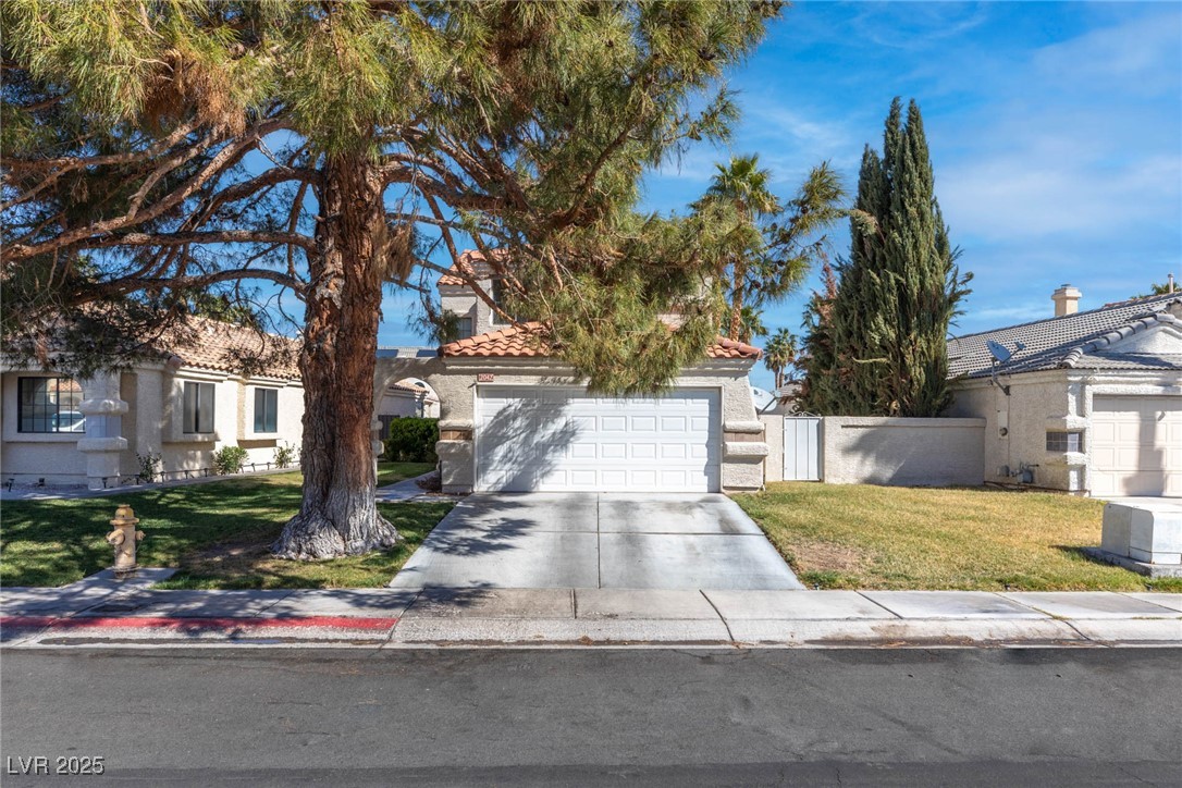 2042 Waverly Circle