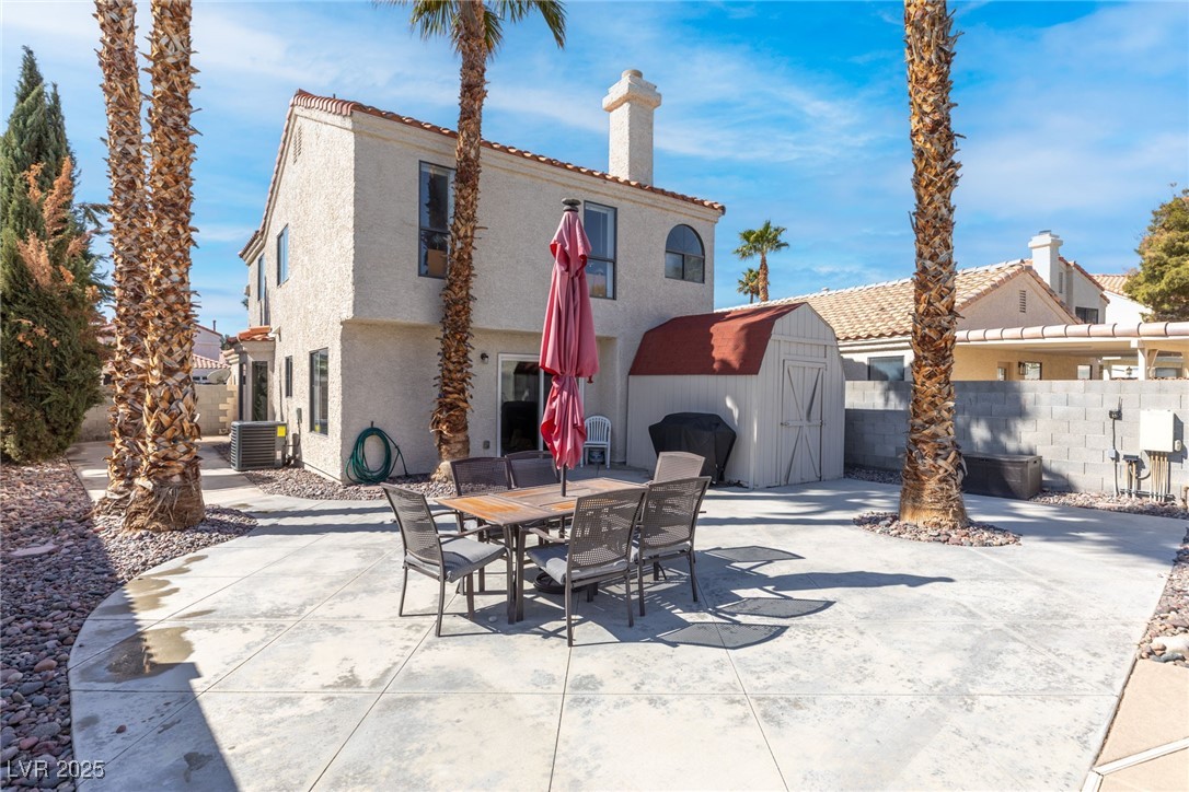 2042 Waverly Circle