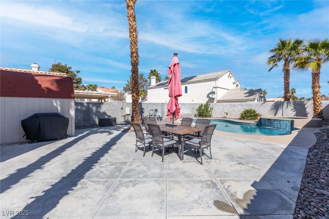 2042 Waverly Circle