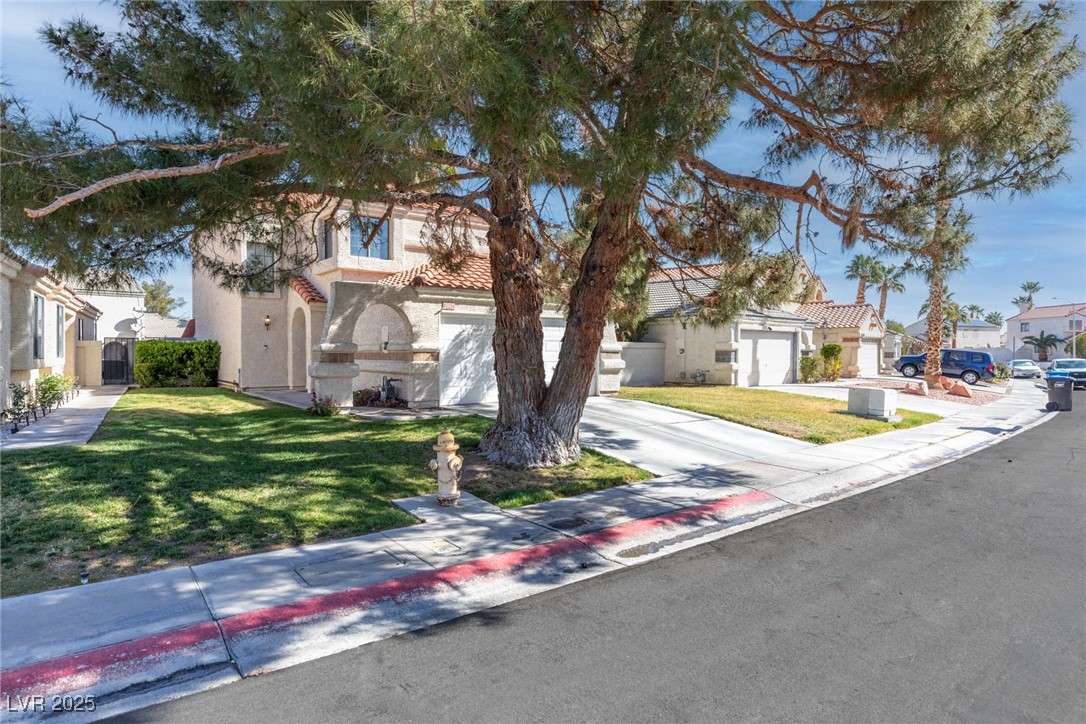 2042 Waverly Circle
