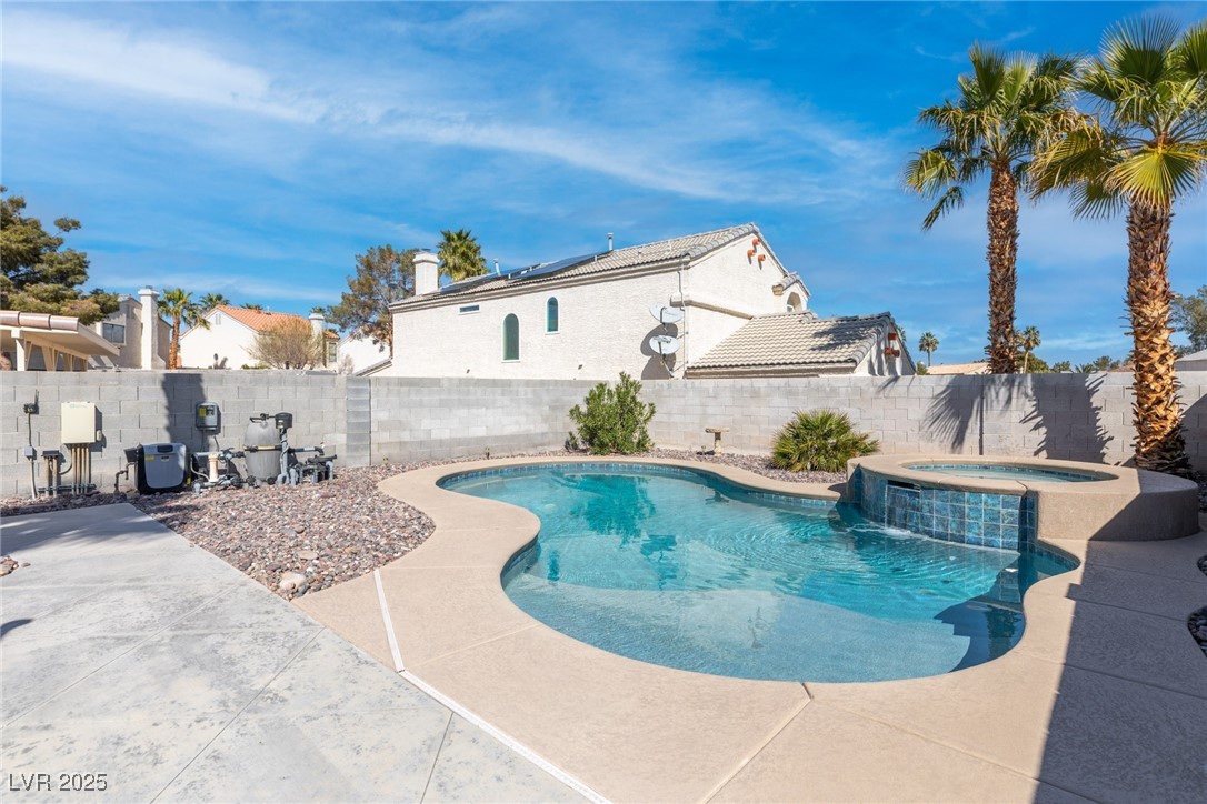 2042 Waverly Circle