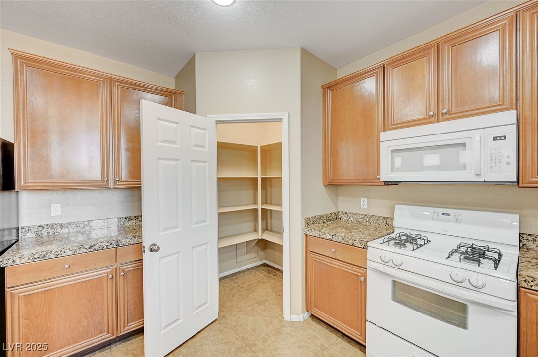 1632 WHITE MESQUITE Place na