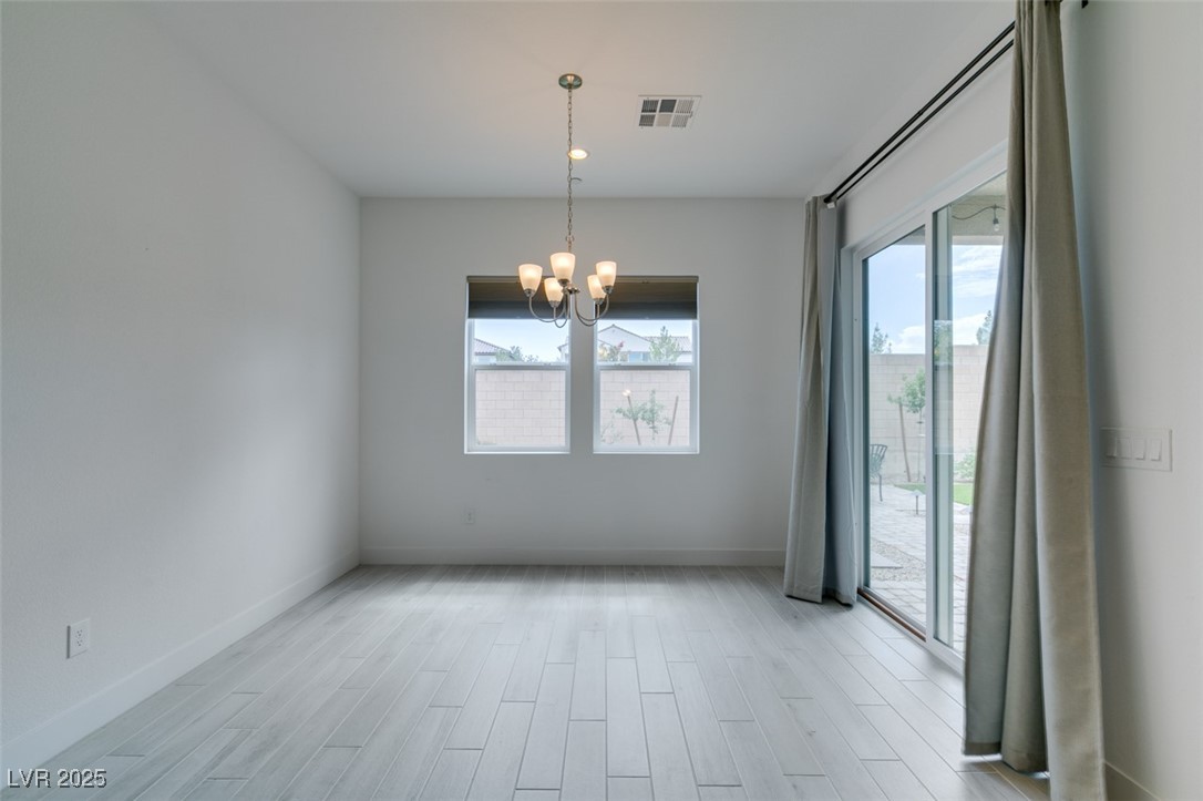 9993 Skye Gazer Avenue