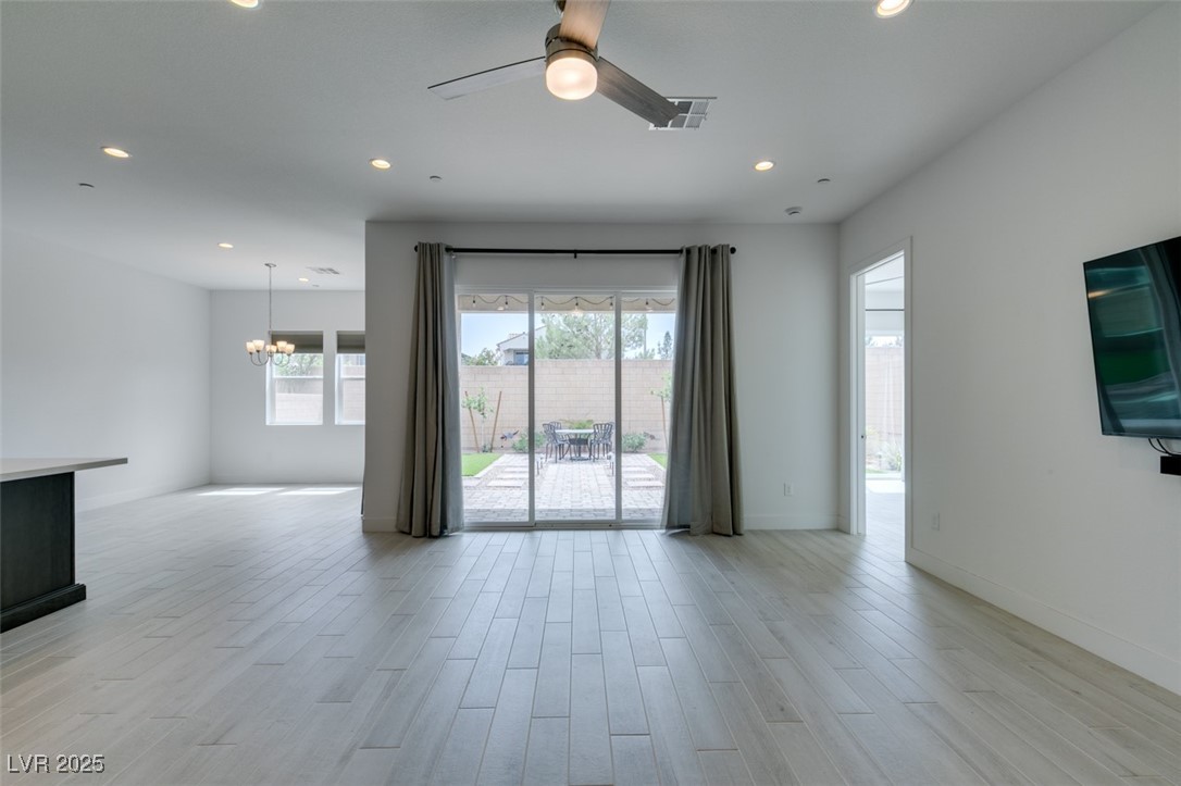 9993 Skye Gazer Avenue