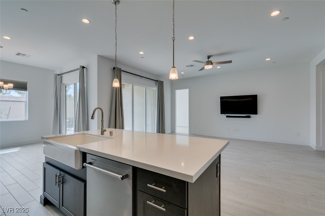 9993 Skye Gazer Avenue