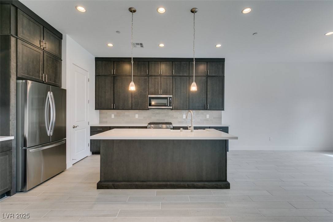 9993 Skye Gazer Avenue