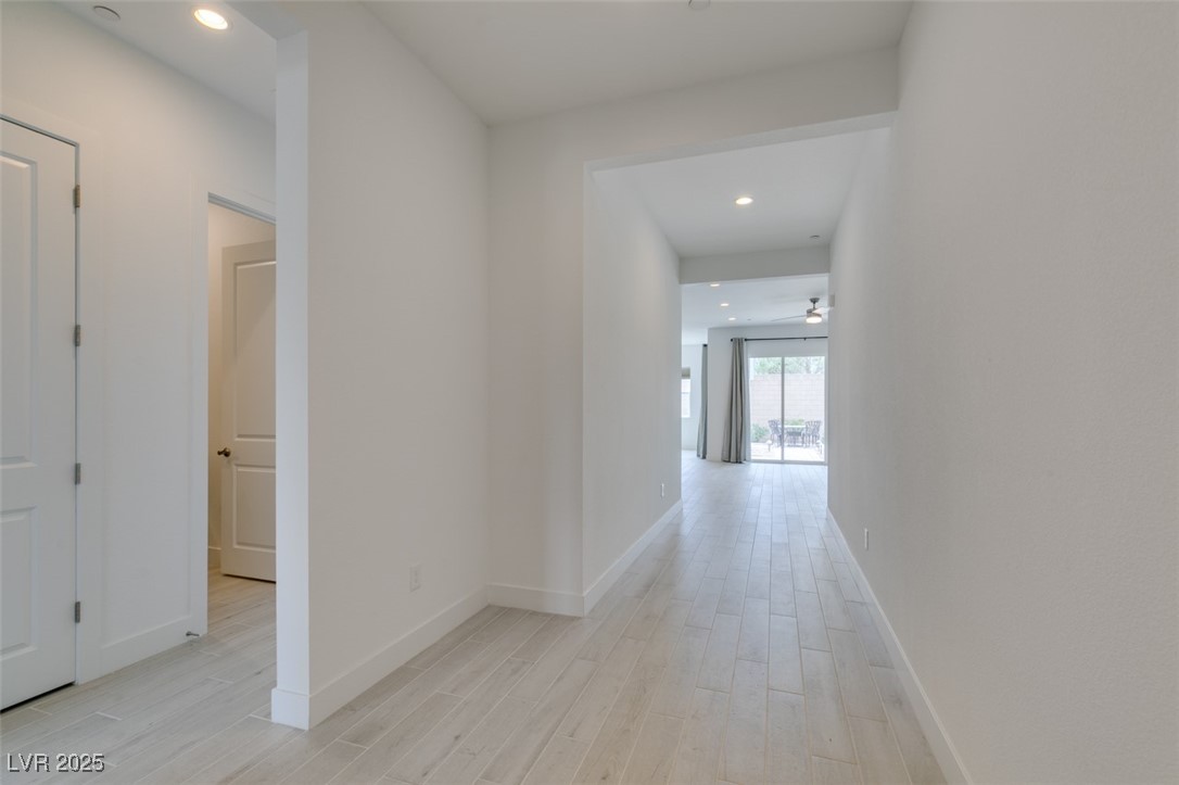 9993 Skye Gazer Avenue