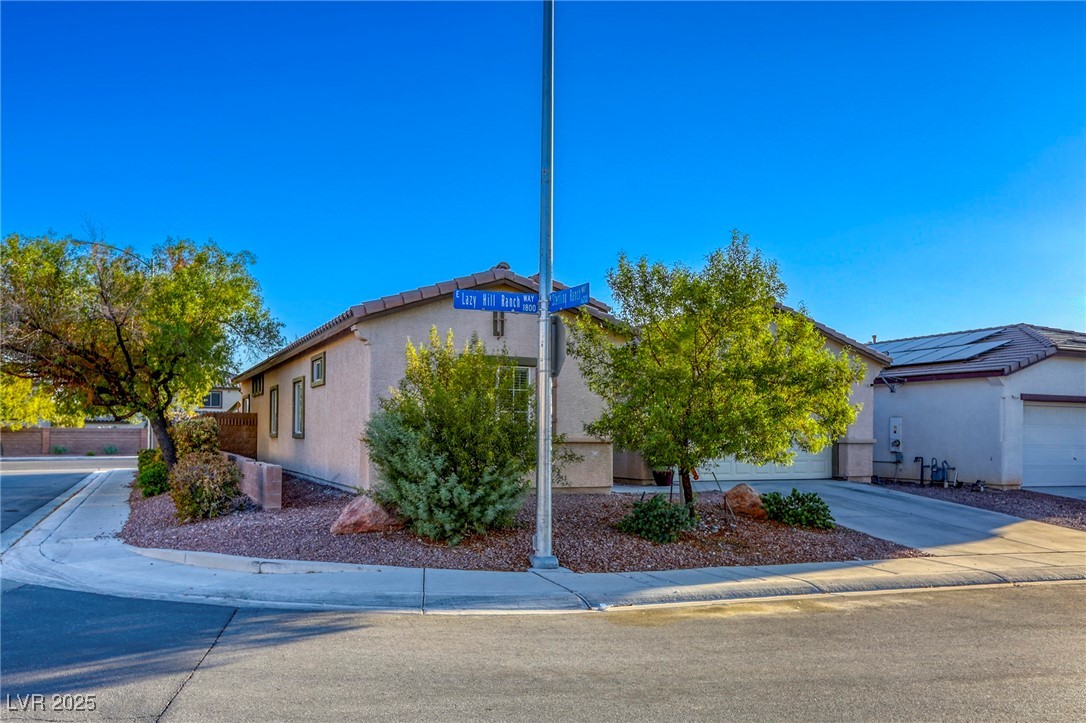 1809 Lazy Hill Ranch Way
