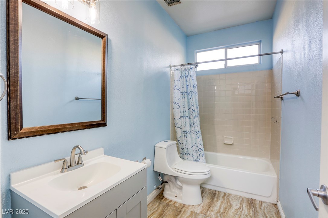 1809 Lazy Hill Ranch Way