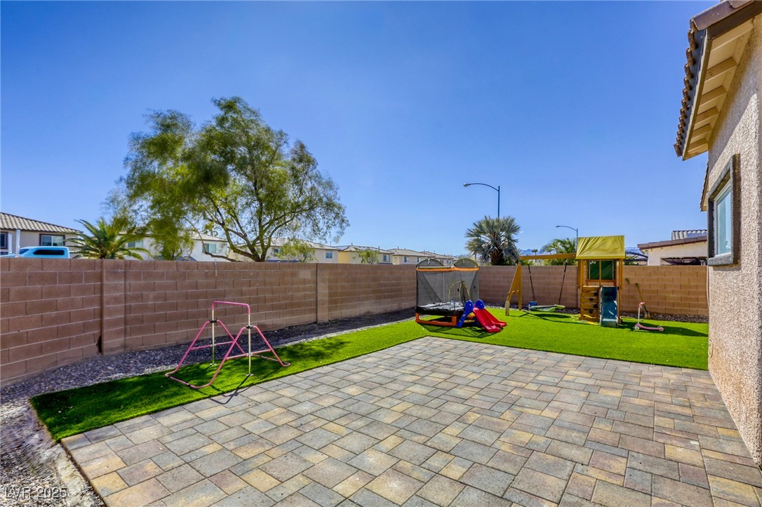 1809 Lazy Hill Ranch Way