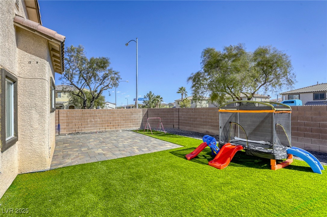 1809 Lazy Hill Ranch Way