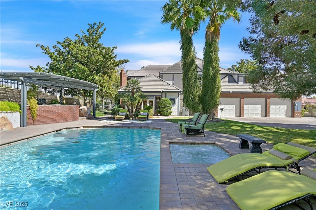 3111 Coachlight Circle