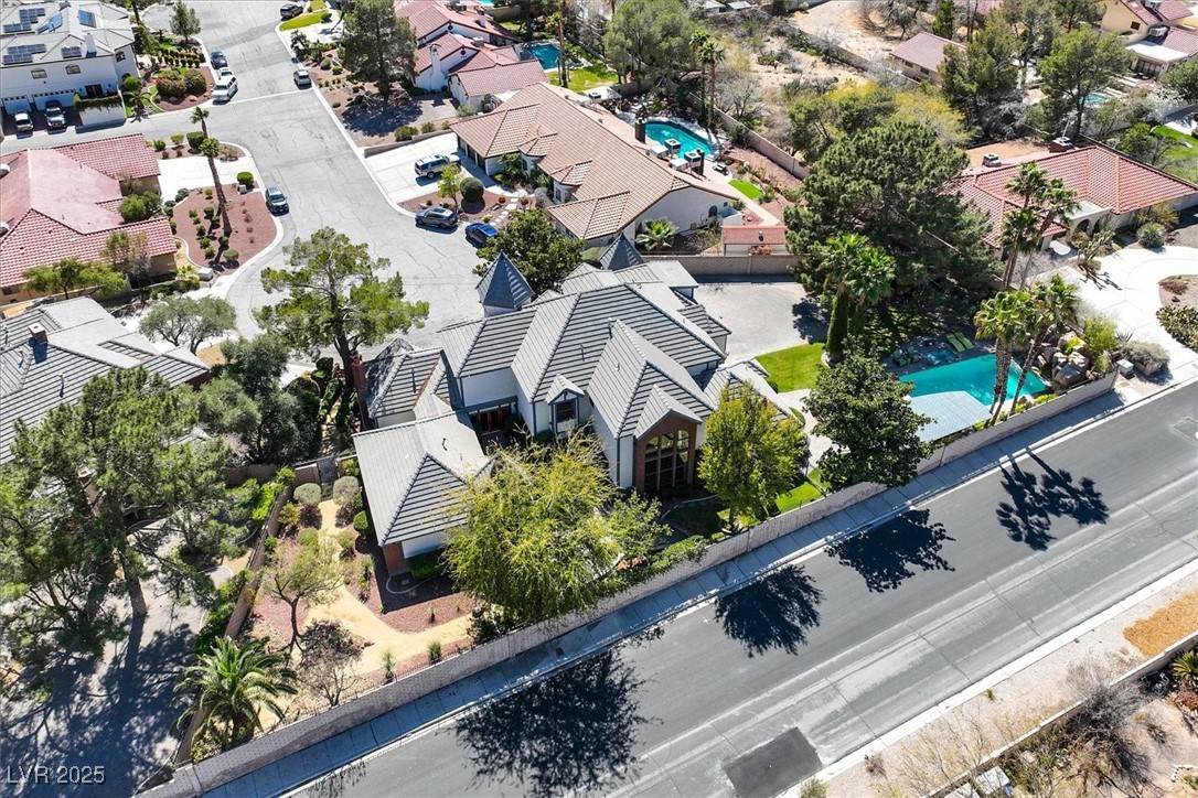 3111 Coachlight Circle
