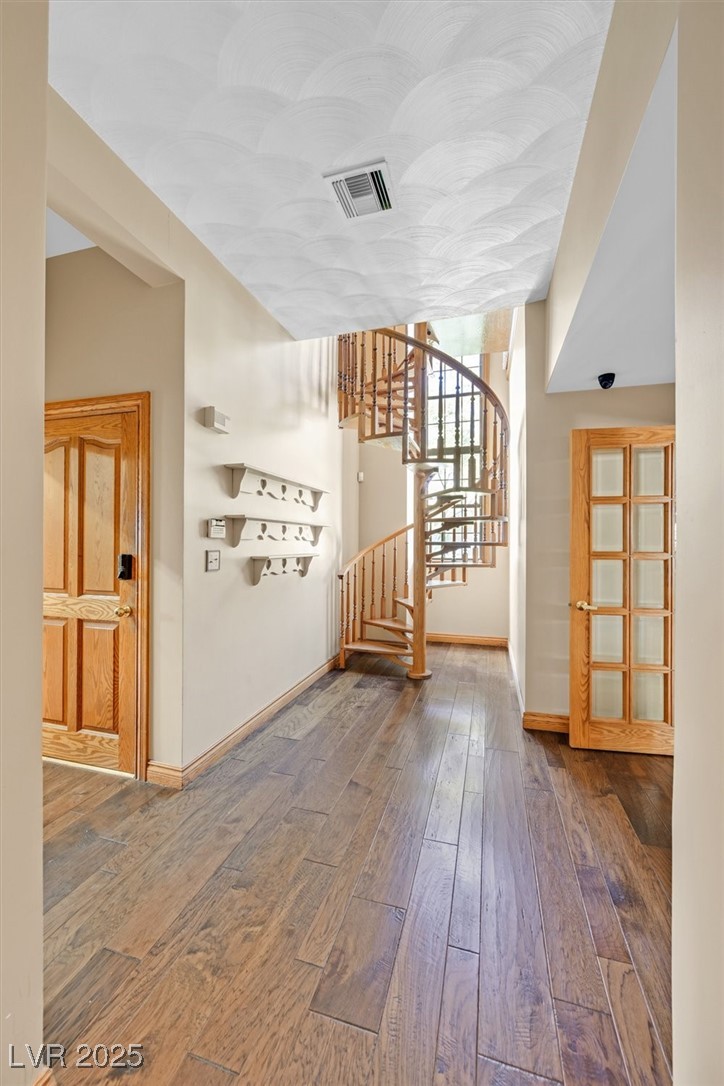 3111 Coachlight Circle