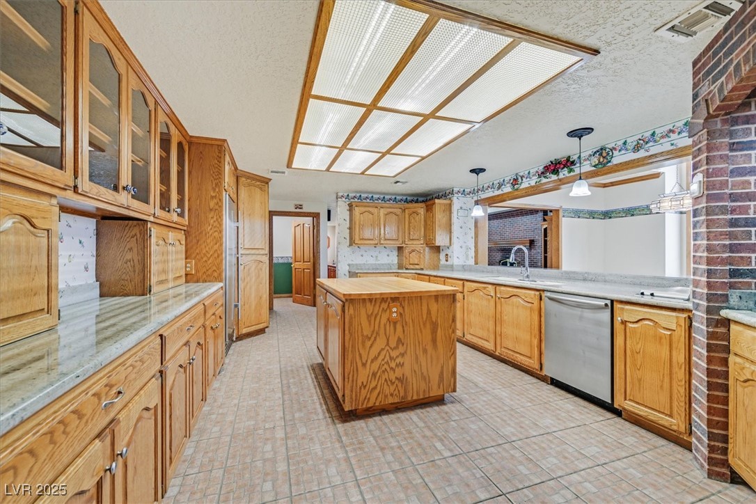 3111 Coachlight Circle