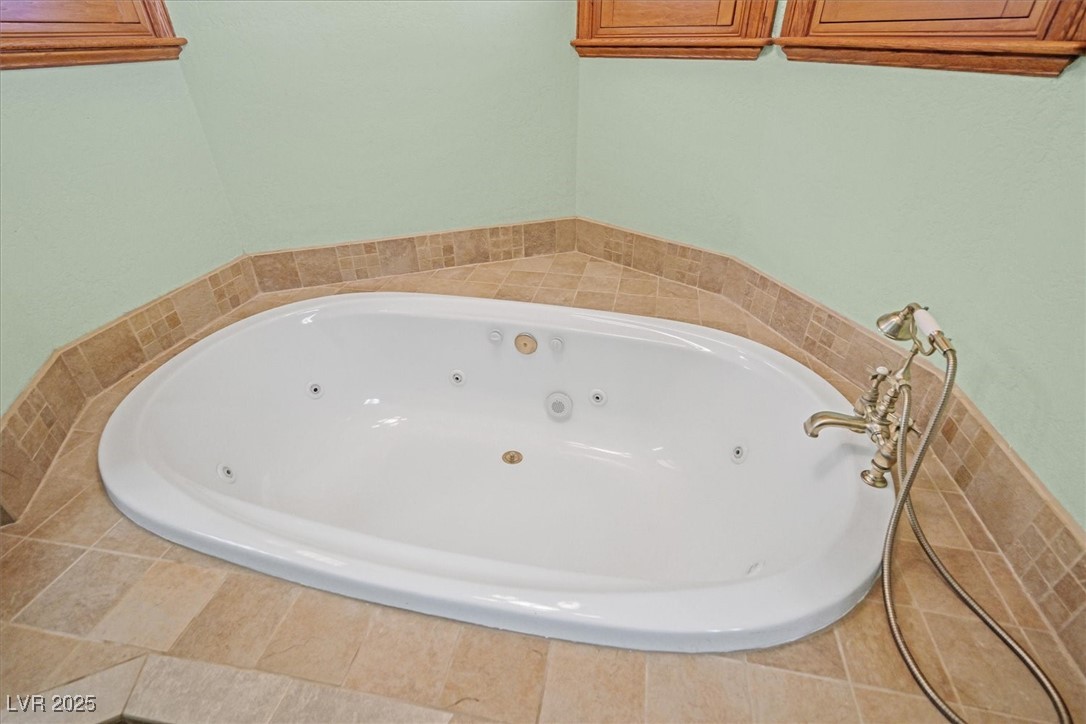 3111 Coachlight Circle