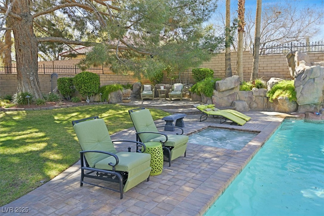 3111 Coachlight Circle