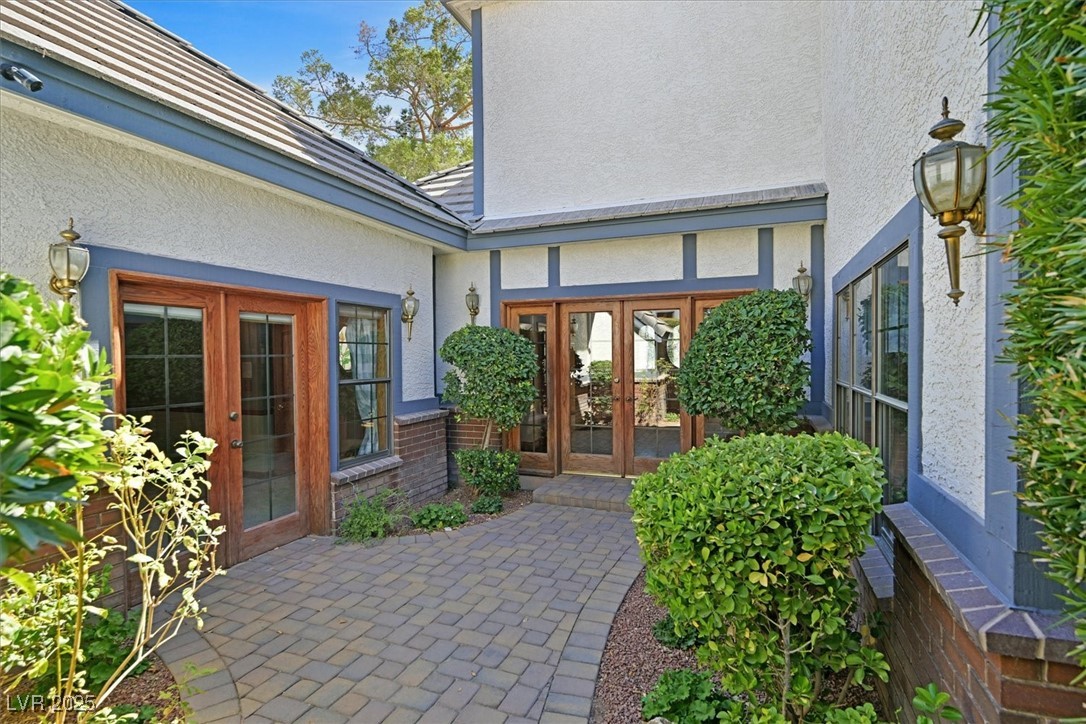 3111 Coachlight Circle