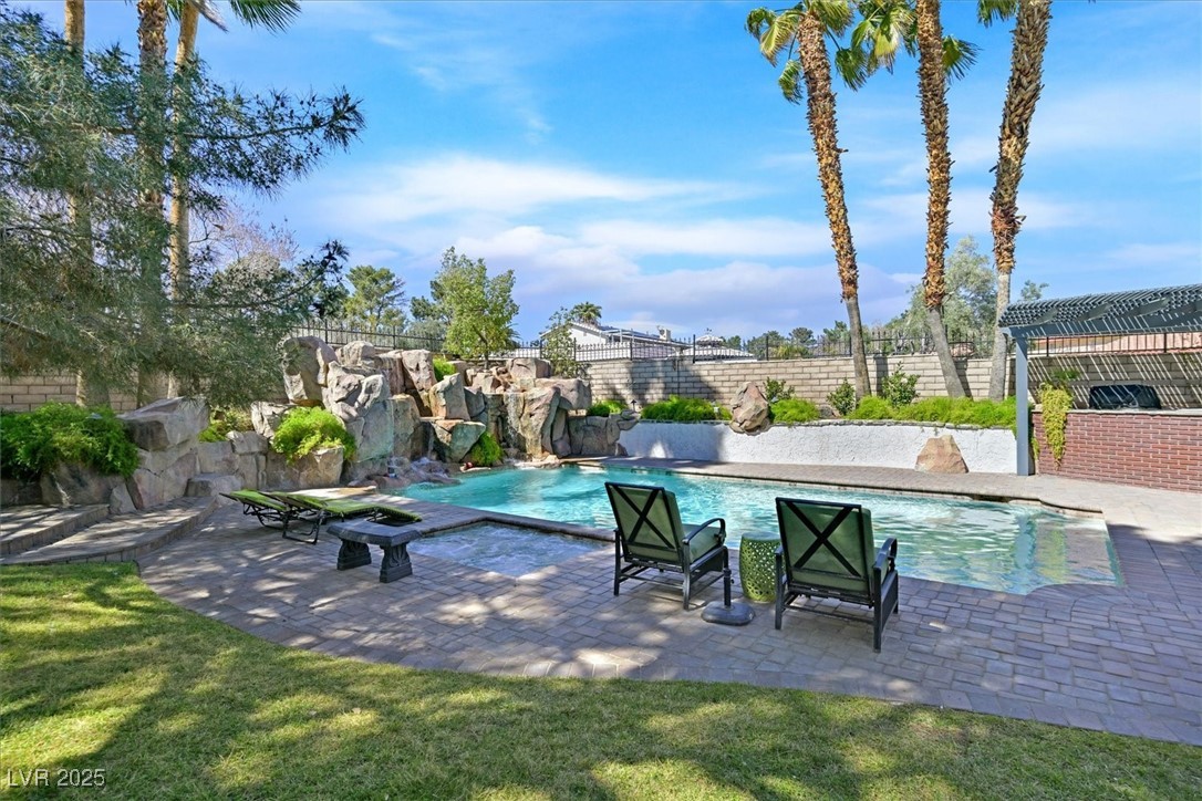 3111 Coachlight Circle