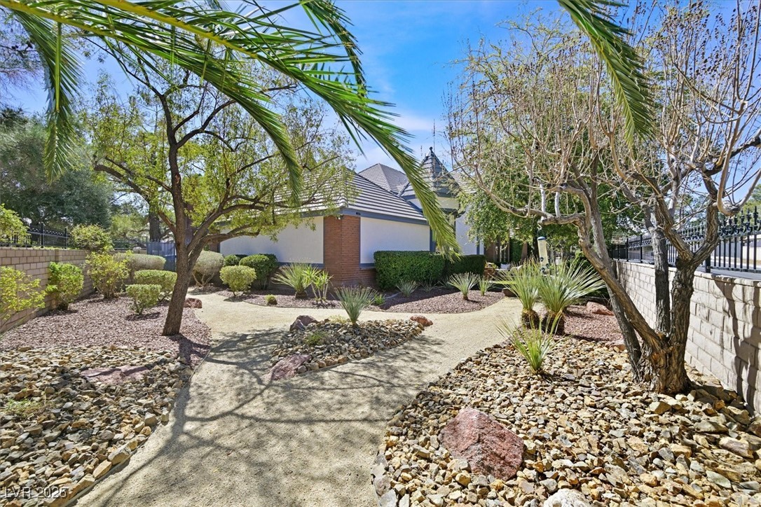 3111 Coachlight Circle