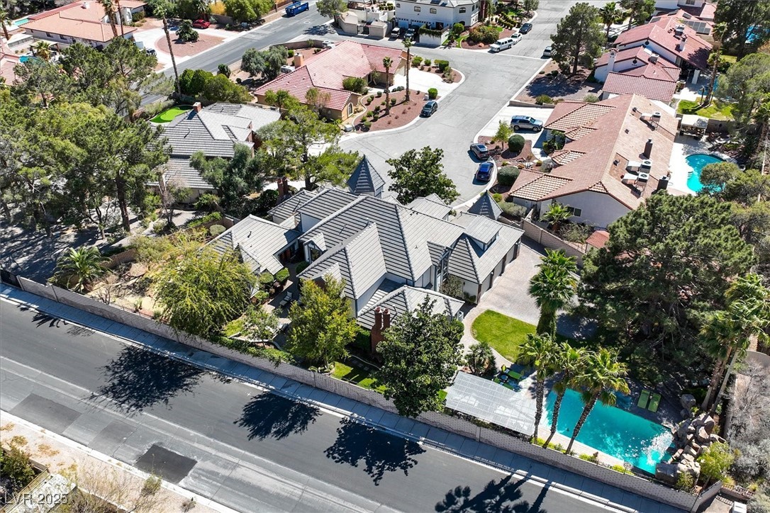 3111 Coachlight Circle