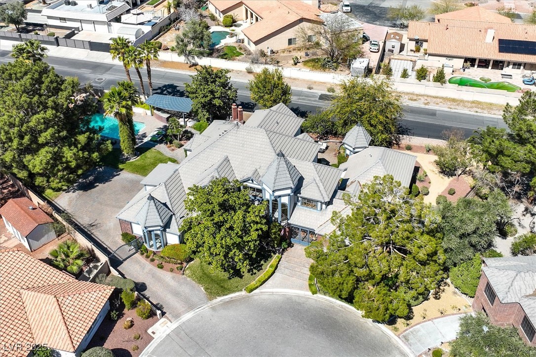 3111 Coachlight Circle