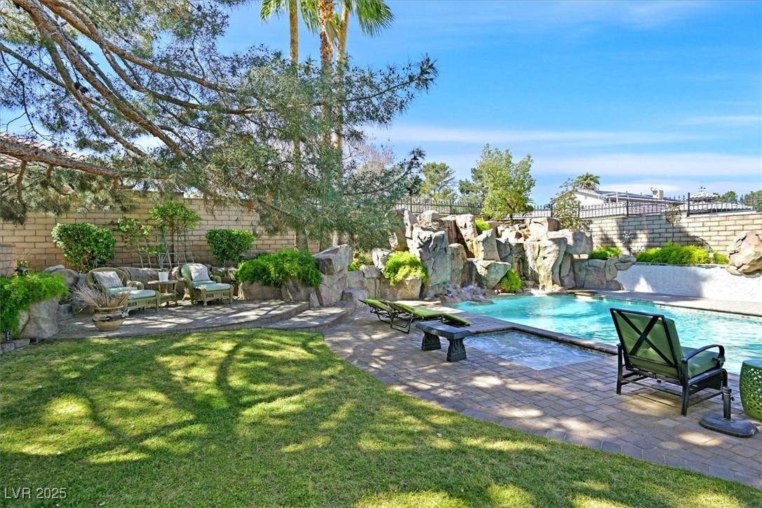 3111 Coachlight Circle