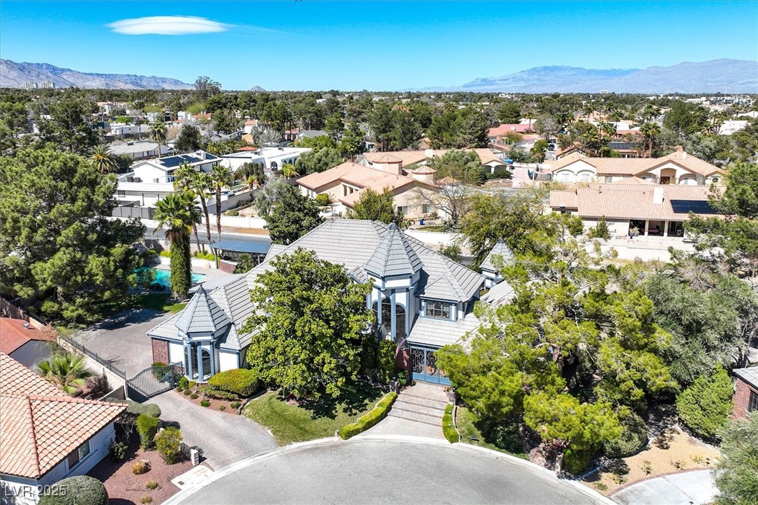 3111 Coachlight Circle