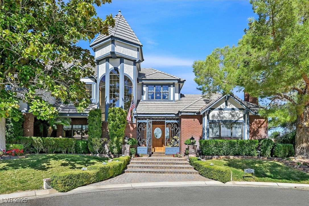 3111 Coachlight Circle