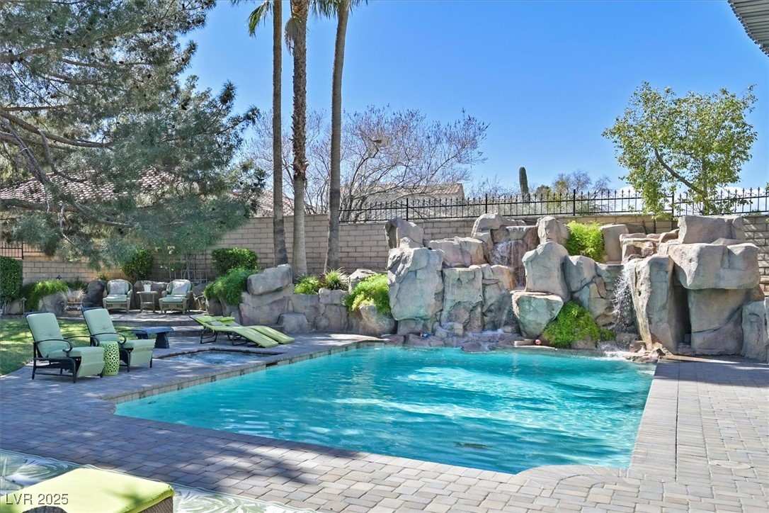 3111 Coachlight Circle