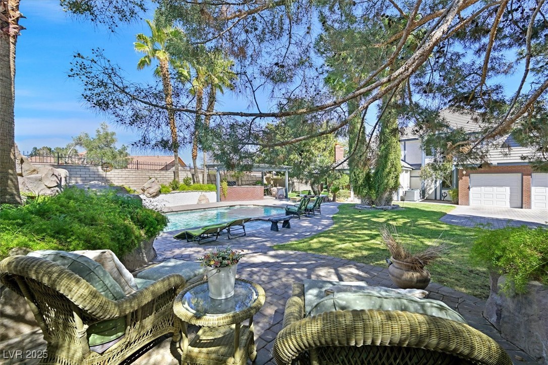 3111 Coachlight Circle