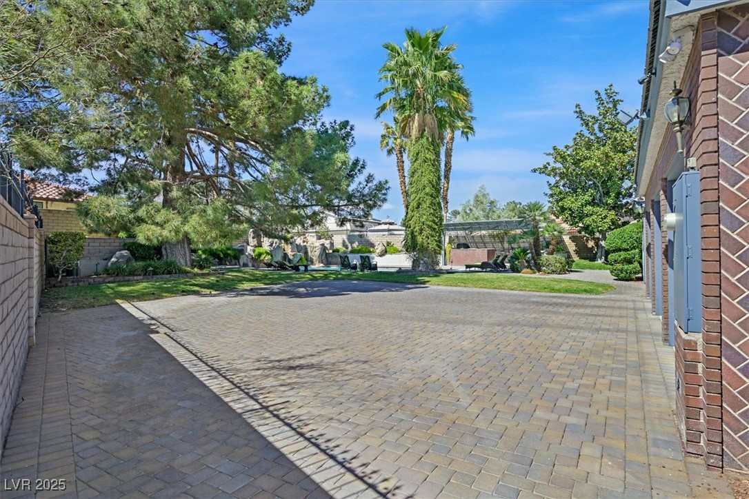 3111 Coachlight Circle